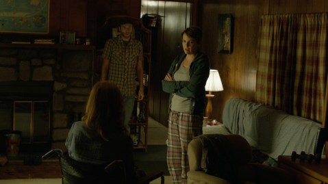 Jessie spends an uncomfortable night on the couch of her ex-boyfriend.