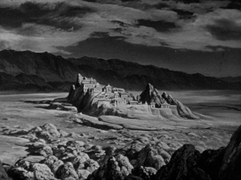 I love the cat-women's Greco-Roman architecture.