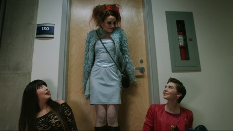 Eva surprises Shannon and Molly with her party makeover.